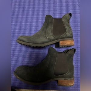 UGG Black Chelsea Ankle Boot
